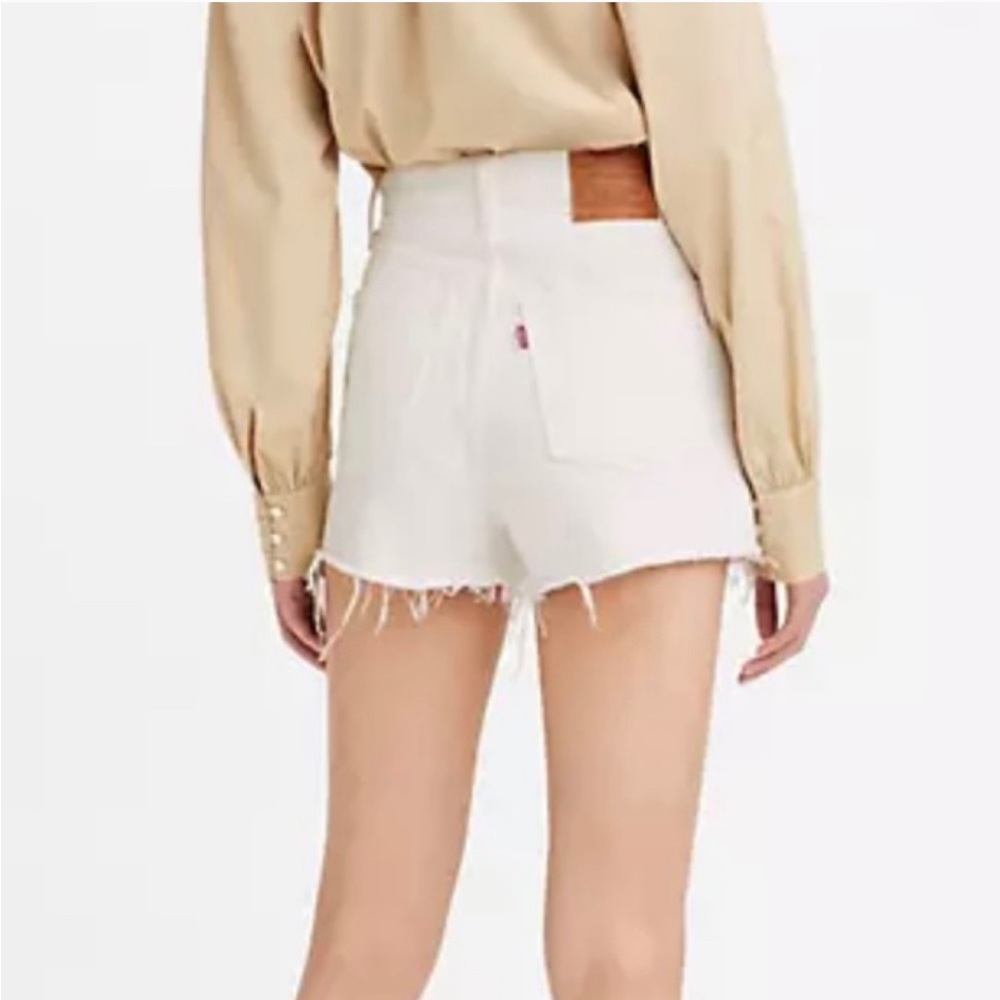 Levi’s Ribcage High Rise Shorts - Picture 3 of 11